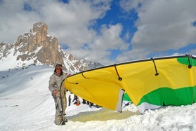 Cortina snowkite contest 2009 passo Giau Italy